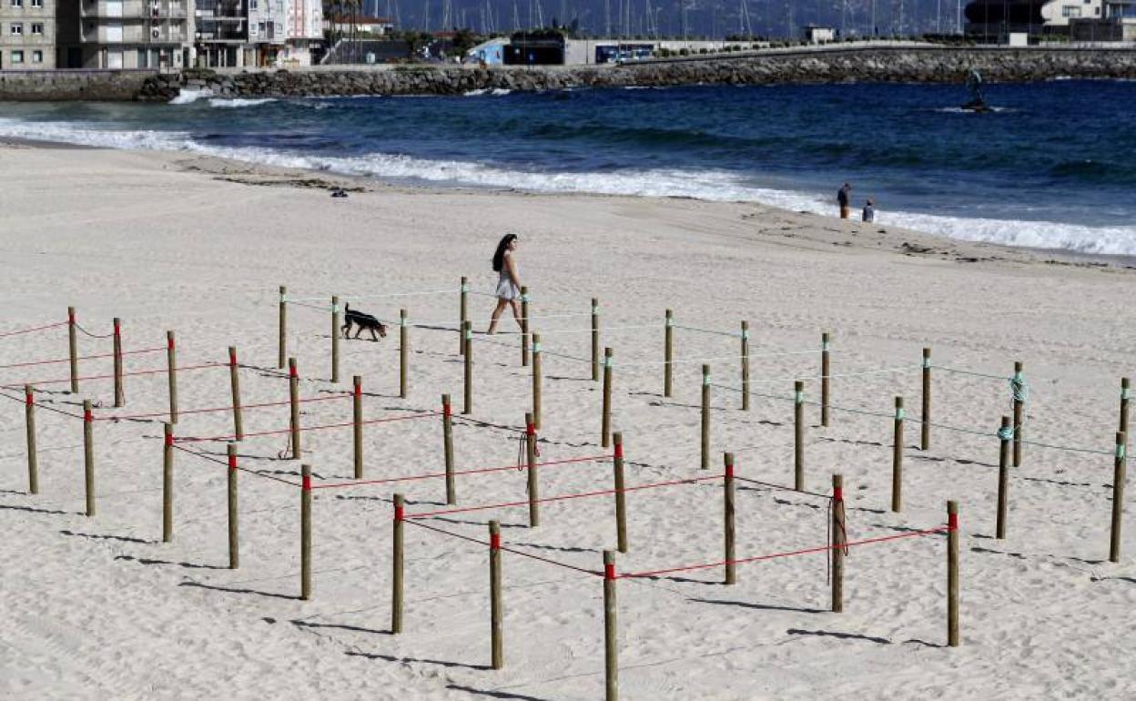 Balizas de prueba en la playa de la Silgar.