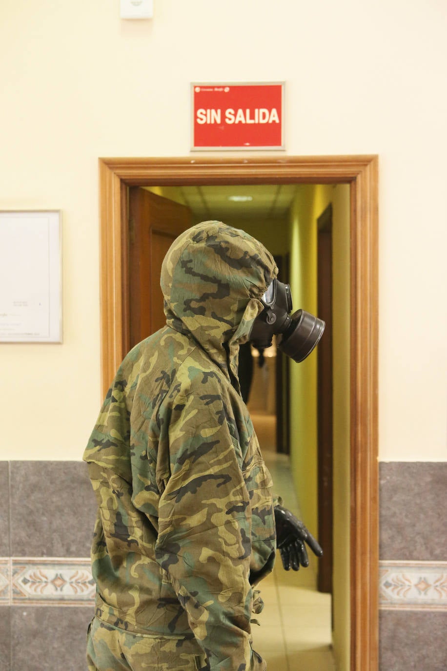 Desde que se decretó el estado de alarma en todo el territorio nacional por la pandemia del coronavirus, los militares han desarrollado labores de limpieza y desinfección alrededor de todo el Principado de Asturias. 