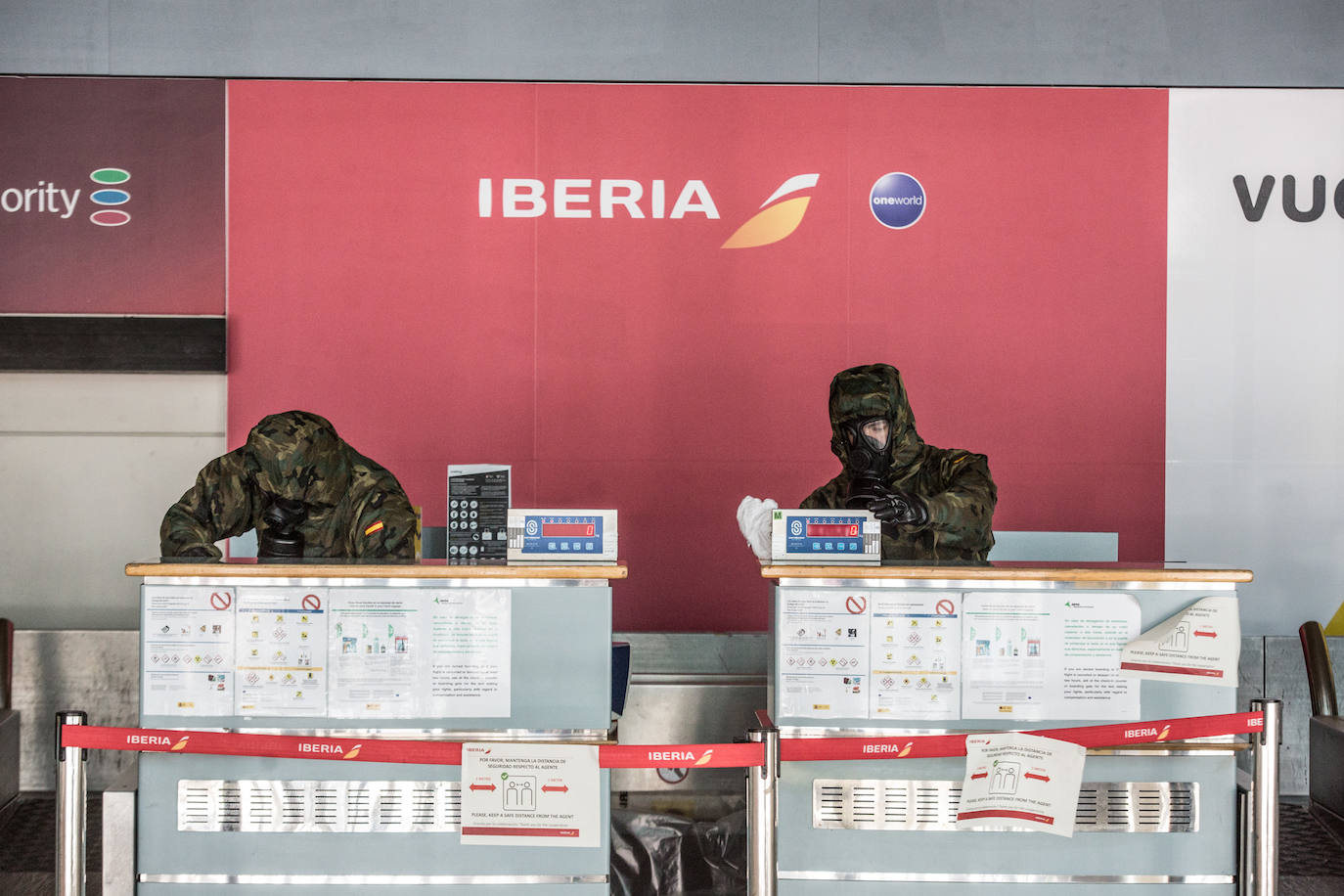 Desde que se decretó el estado de alarma en todo el territorio nacional por la pandemia del coronavirus, los militares han desarrollado labores de limpieza y desinfección alrededor de todo el Principado de Asturias. 