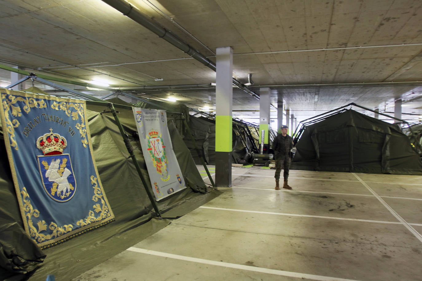 Desde que se decretó el estado de alarma en todo el territorio nacional por la pandemia del coronavirus, los militares han desarrollado labores de limpieza y desinfección alrededor de todo el Principado de Asturias. 