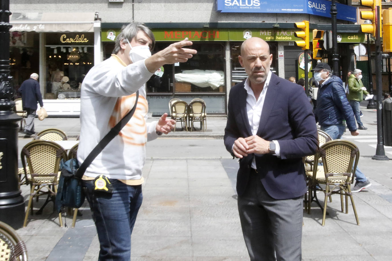 Después de casi dos meses de confinamiento por el coronavirus, las medidas de aislamiento se están relajando en Asturias. El Principado entra este lunes en la fase 1 de la desescalada, aunque continúan vigentes las franjas horarias para pasear y para hacer deporte en la calle. 