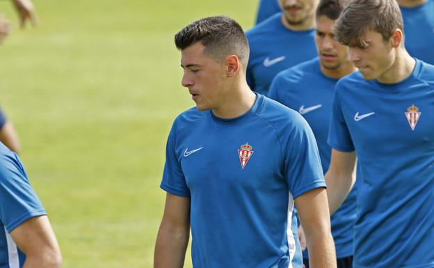 Pelayo Morilla, en un entrenamiento del Sporting.