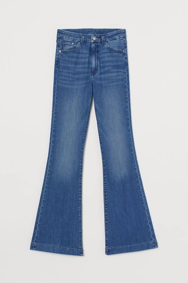 Embrace Flared high jeans de H&M, 29,99 euros.