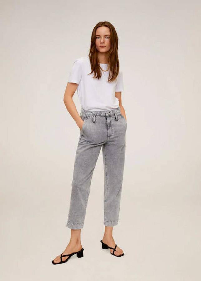 Jeans straight high waist de Mango, 39,99 euros.