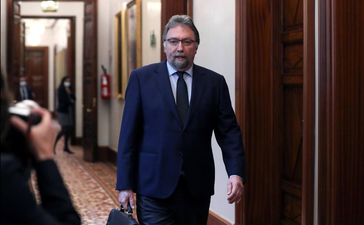 El diputado asturiano Isidro Manuel Martínez, a su llegada a la Junta de Portavoces en el Congreso de los Diputados el pasado mes de abril.