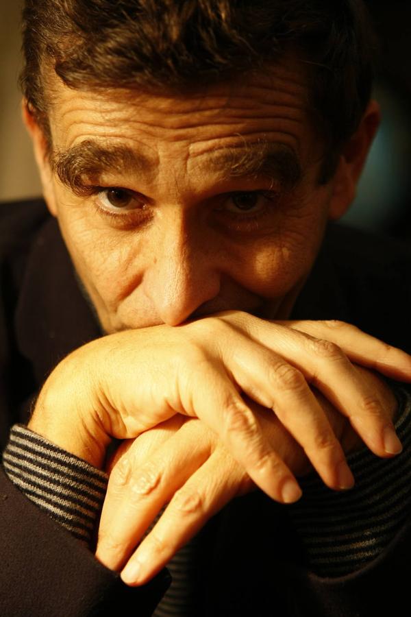 También ha sido pionero en la utilización de tejidos ecológicos y en la creación de prendas respetuosas con el medio ambiente.