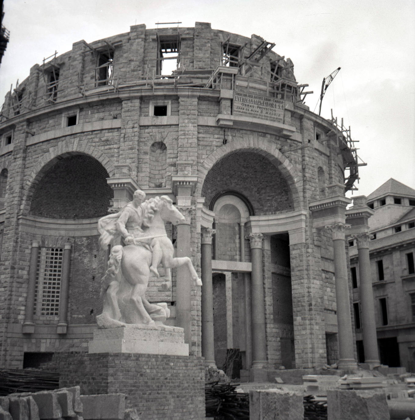 Con motivo del Día de los Museos el Museo del Pueblo de Asturias pone a disposición del público 40.000 imágenes de su colección que ya se pueden consultar online y que permite viajar en el tiempo entre los años 1.880 y 2.000. 