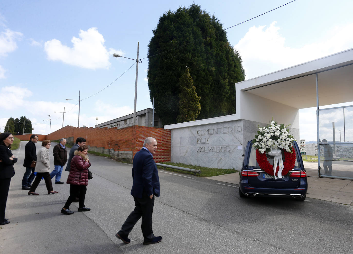 26 de marzo. Oviedo | Entierro en el cementerio de San Salvador durante el estado de alarma. 