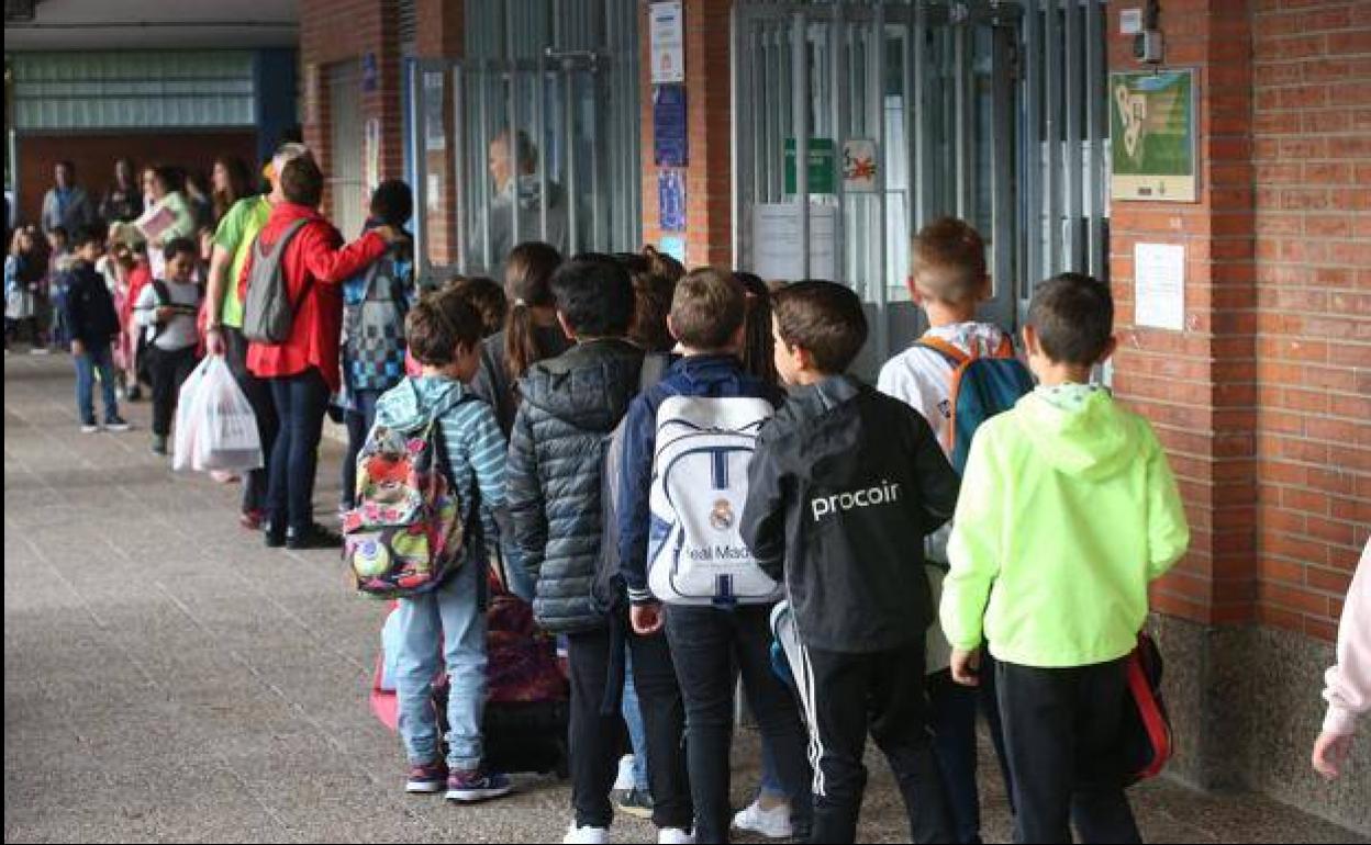 Los sindicatos docentes exigen protocolos claros para la vuelta a las aulas