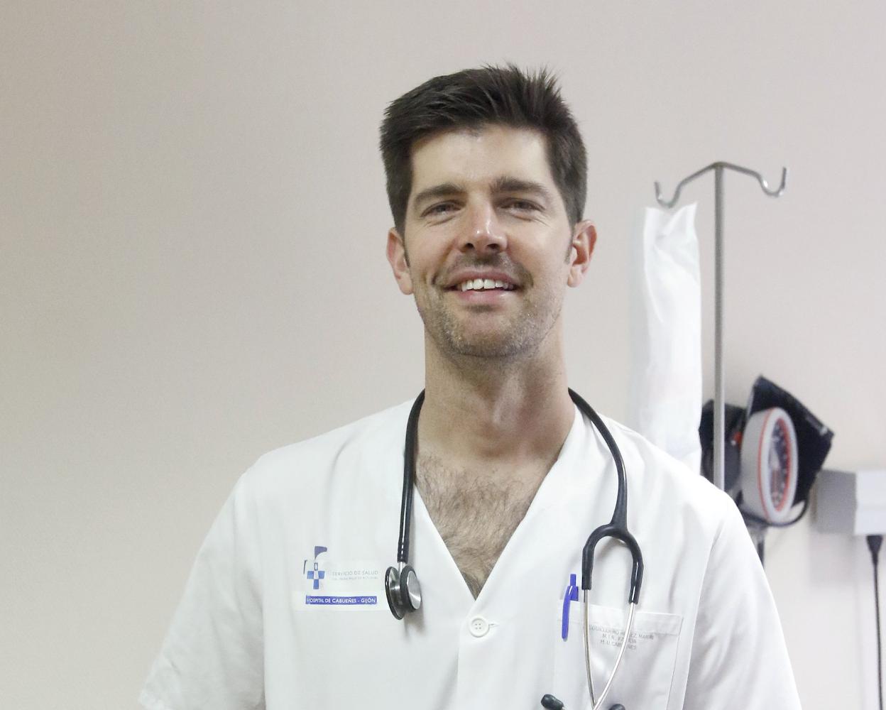 Guillermo Rodríguez Maruri está a punto de concluir su residencia como médico de familia en el centro de salud de El Coto. 