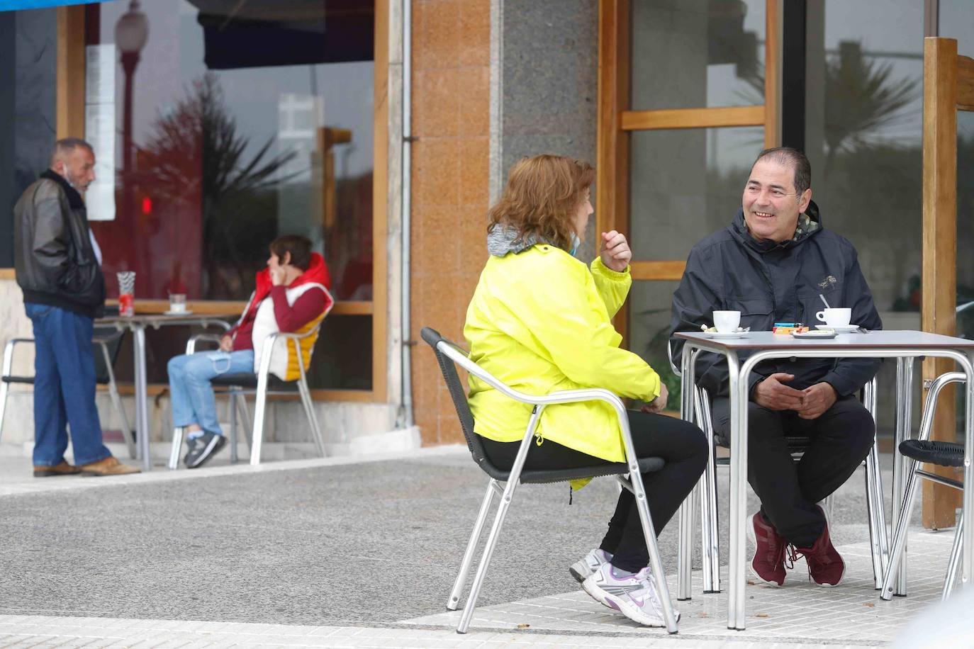 Las calles se llenan de gente el último sábado previo a la entrada en la tercera etapa de la desescalada. La región está preparada pero debe esperar al lunes para disfrutar de mayor apertura a la actividad social.