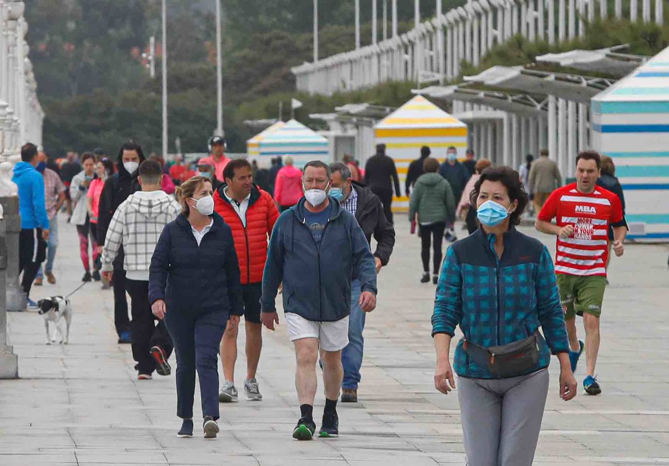 Las calles se llenan de gente el último sábado previo a la entrada en la tercera etapa de la desescalada. La región está preparada pero debe esperar al lunes para disfrutar de mayor apertura a la actividad social.