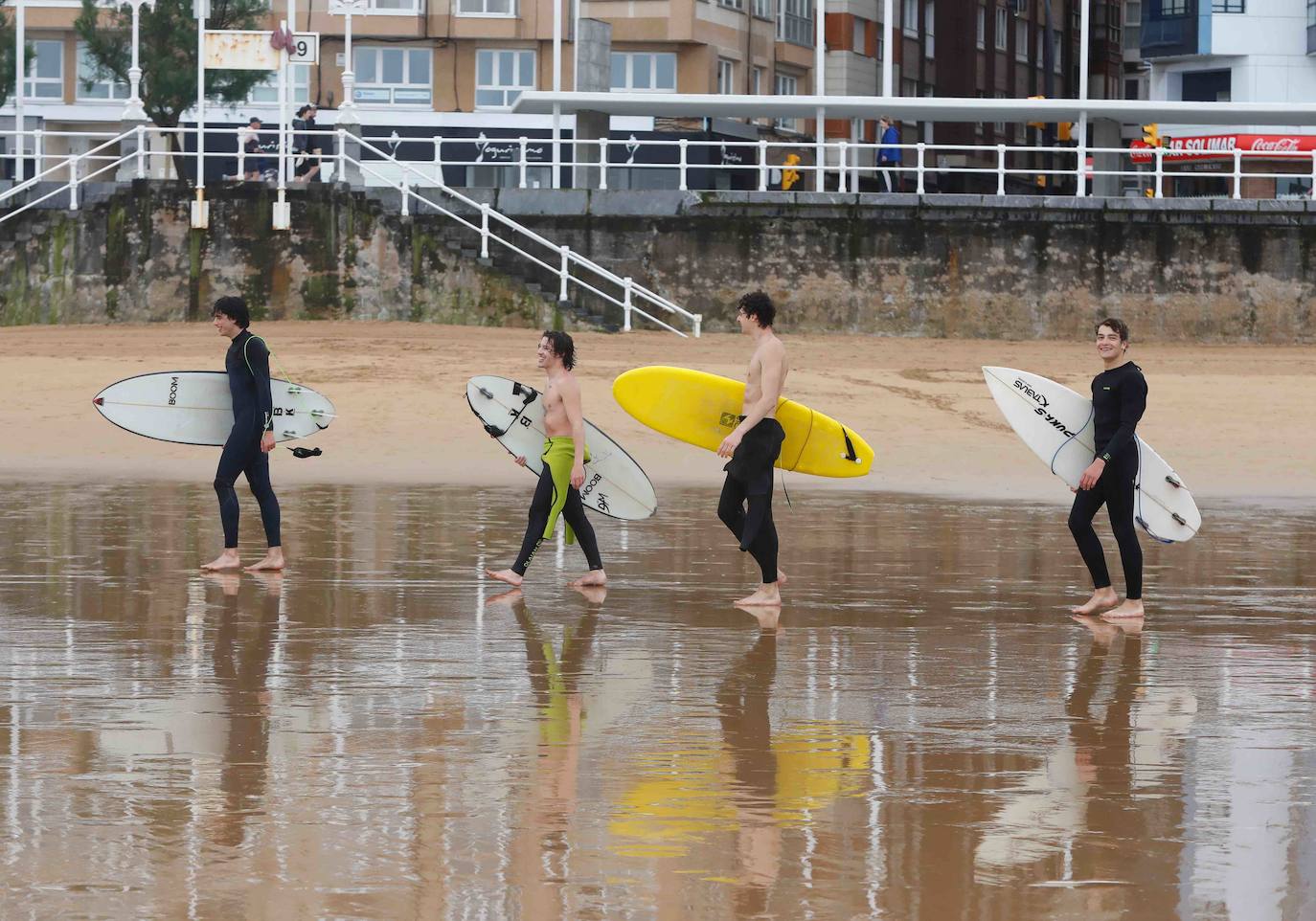 Las calles se llenan de gente el último sábado previo a la entrada en la tercera etapa de la desescalada. La región está preparada pero debe esperar al lunes para disfrutar de mayor apertura a la actividad social.