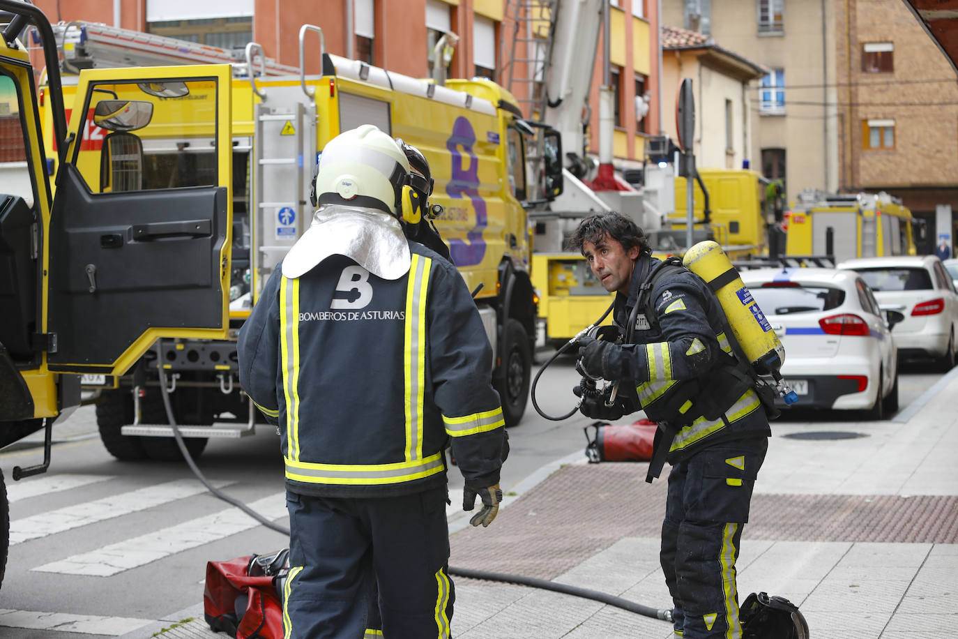 Policía Municipal y bomberos tuvieron que desalojar el inmueble. 