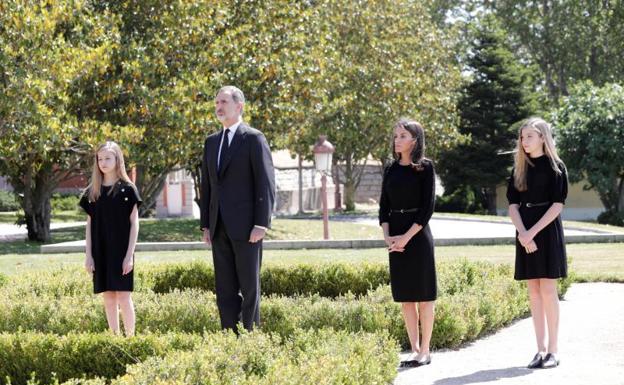 Los Reyes, durante el minuto de silencio. 