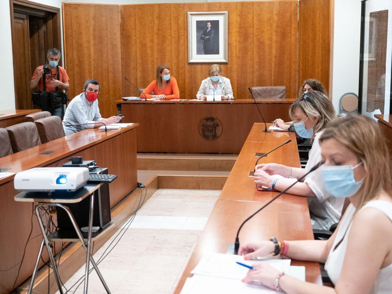 La comisión municipal de recuperación impulsará nuevas ayudas sociales en Avilés