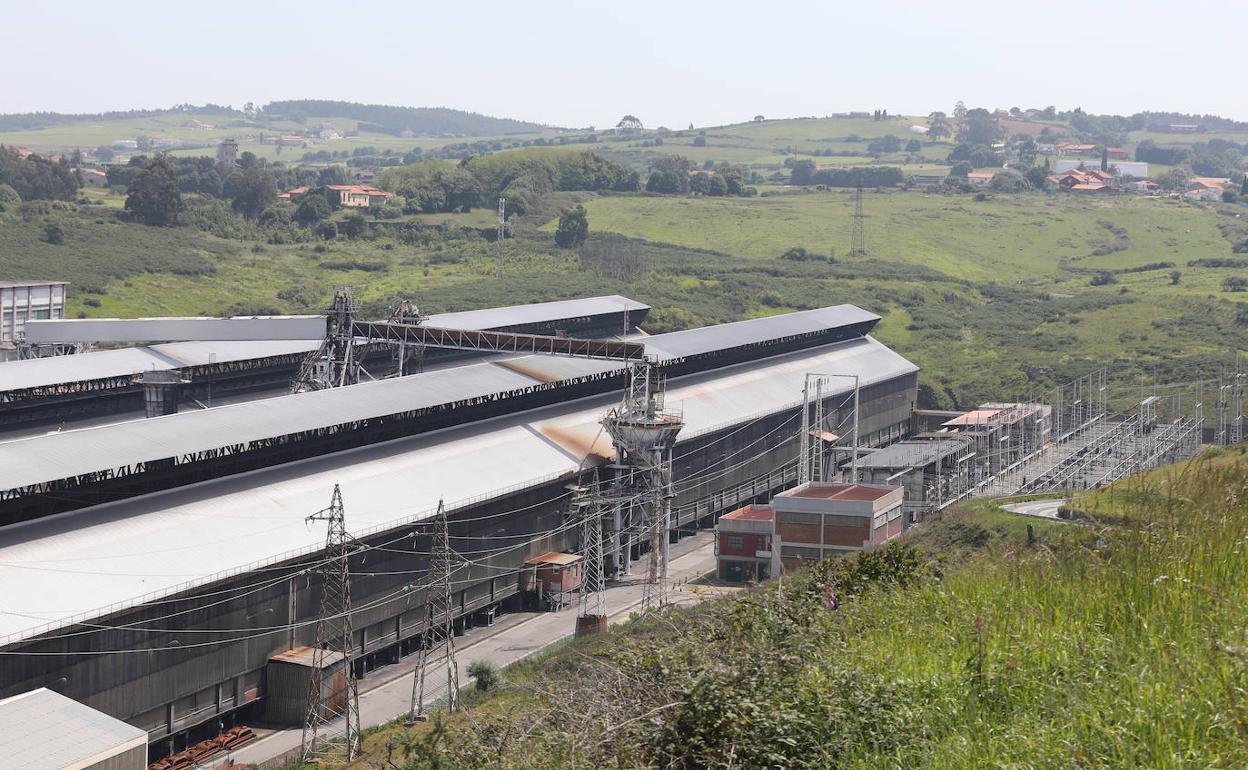 Instalaciones de la factoría de la antigua Alcoa en Avilés.