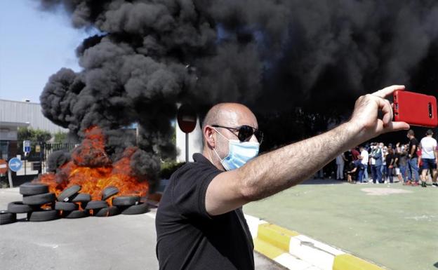 Trabajadores de Nissan, durante las protestas.