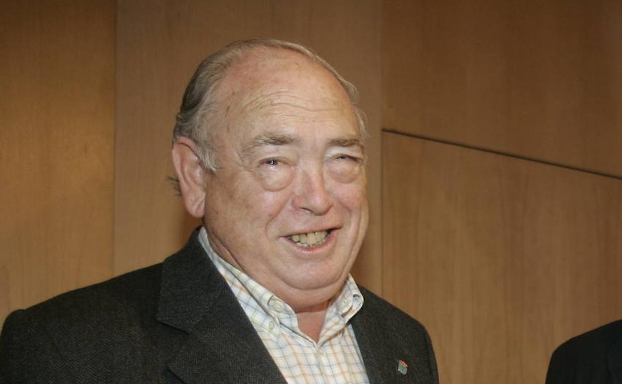 Faustino González Alcalde, en 2008, cuando fue elegido presidente de la Sociedad Filarmónica de Gijón. P. citoula