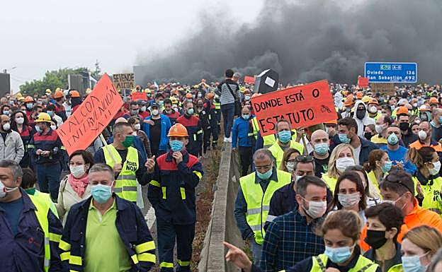 Alcoa repite hachazo industrial