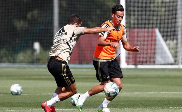 Lucas Vázquez, durante el entrenamiento de este lunes. 