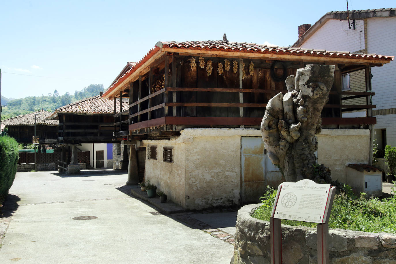 El confinamiento ha hecho que muchos vaen los pueblos como una oportunidad para vivir o al menos descansar.