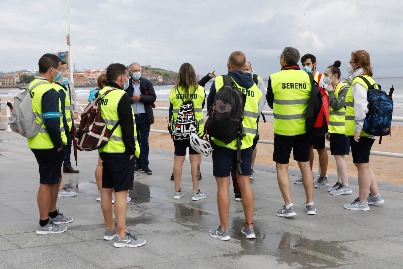 Fotos: Los serenos ya recorren las playas gijonesas