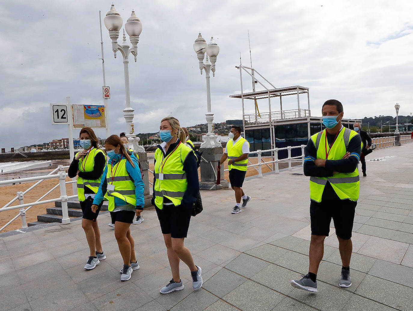 Fotos: Los serenos ya recorren las playas gijonesas