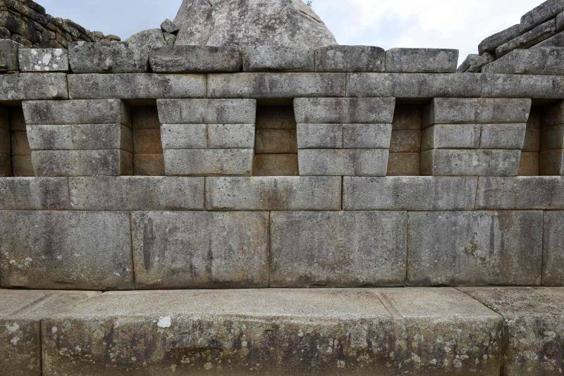 El reclamo turístico más popular de Perú volverá a recibir visitas partir de julio. Después de tres meses cerrado al público a causa de la crisis del coronavirus, las autoridades del país han anunciado un protocolo sanitario para reabrir las ruinas de Machu Picchu. 