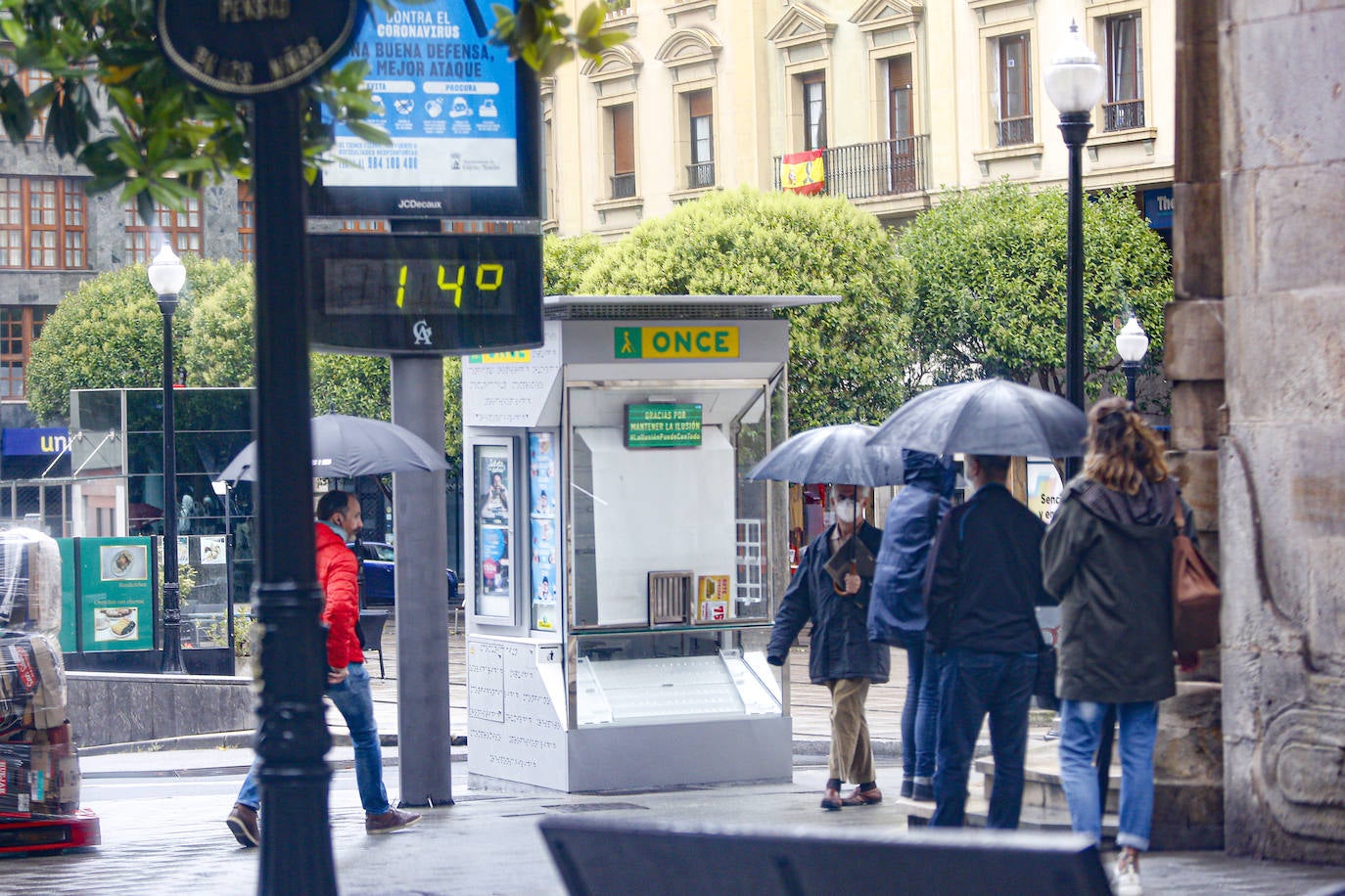 La borrasca ha hecho cambiar los termómetros y ha ocultado el sol de día precedentes. Y seguirá así hasta el fin de semana cuando se espera que se vuelvan a abrir claros.
