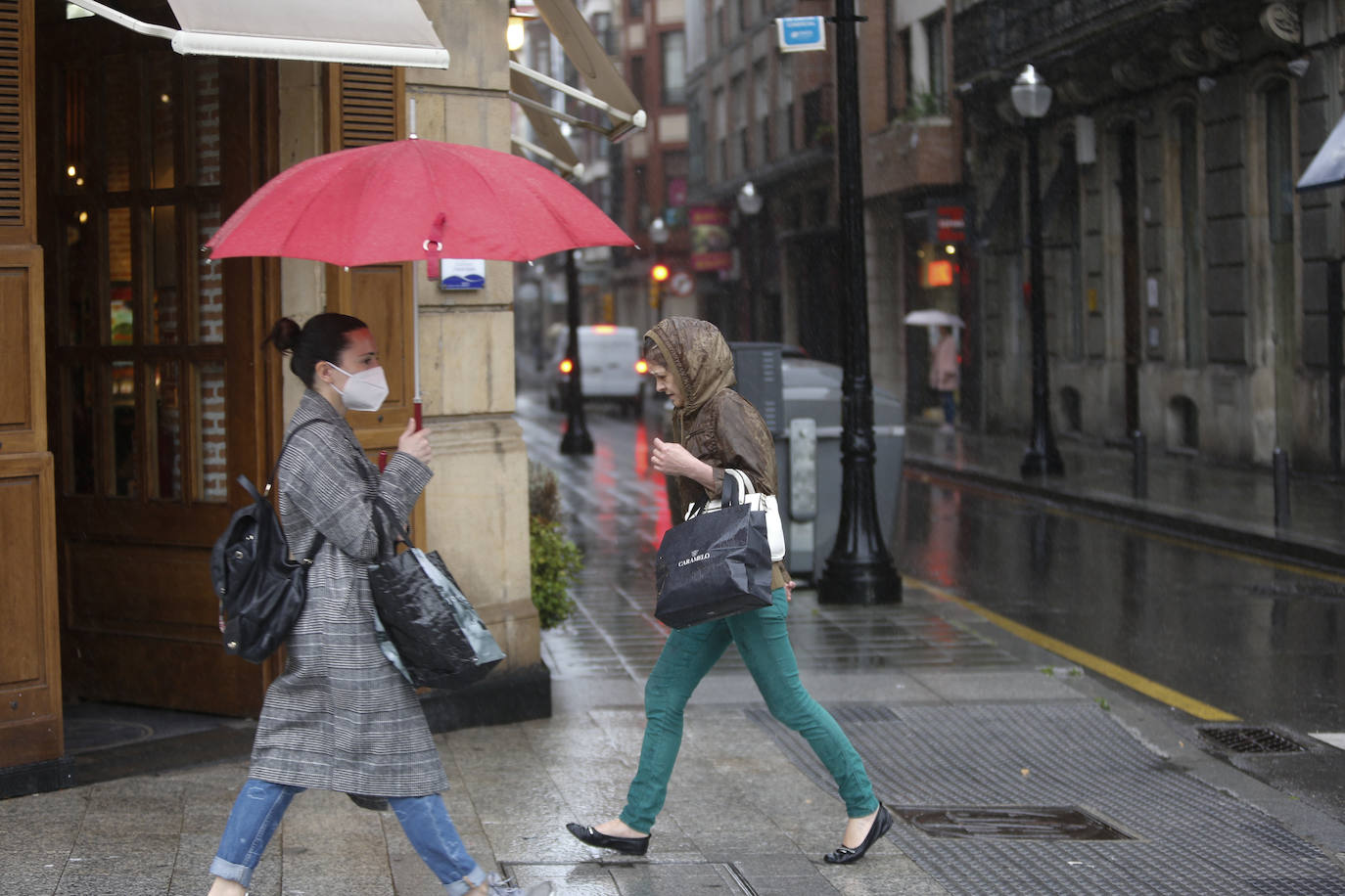 La borrasca ha hecho cambiar los termómetros y ha ocultado el sol de día precedentes. Y seguirá así hasta el fin de semana cuando se espera que se vuelvan a abrir claros.