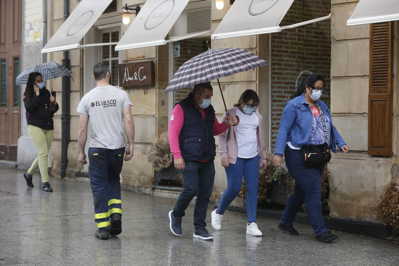 La borrasca ha hecho cambiar los termómetros y ha ocultado el sol de día precedentes. Y seguirá así hasta el fin de semana cuando se espera que se vuelvan a abrir claros.