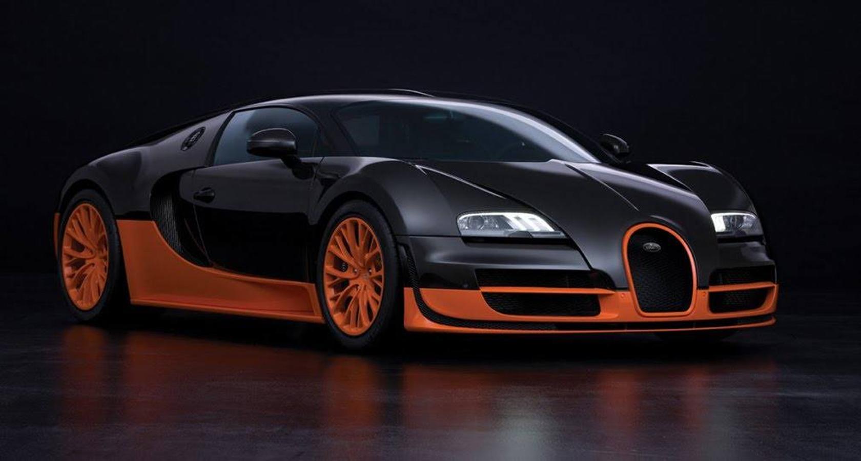 Bugatti Veyron Super Sport: Este es otro de los indiscutibles coches más rápidos del mundo, evidencia de ello es que esta máquina logró alcanzar los 432,5 km/h en 2010 de la mano del piloto Pierre-Henri Raphanel. Su carrocería esconde un motor de 16 cilindros con ocho litros de cilindrada y 1.200 CV de potencia máxima.