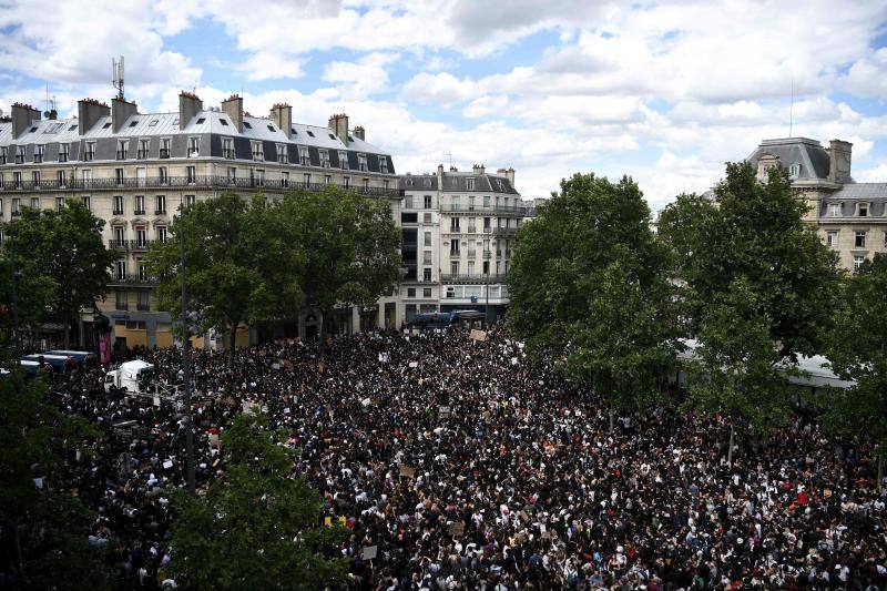 Cala el movimiento originado en Estados Unidos en las dos capitales europeas, que este sábado ha vivido una joranada de multitudinarias manifestaciones.