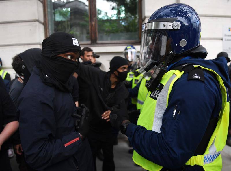 Cala el movimiento originado en Estados Unidos en las dos capitales europeas, que este sábado ha vivido una joranada de multitudinarias manifestaciones.