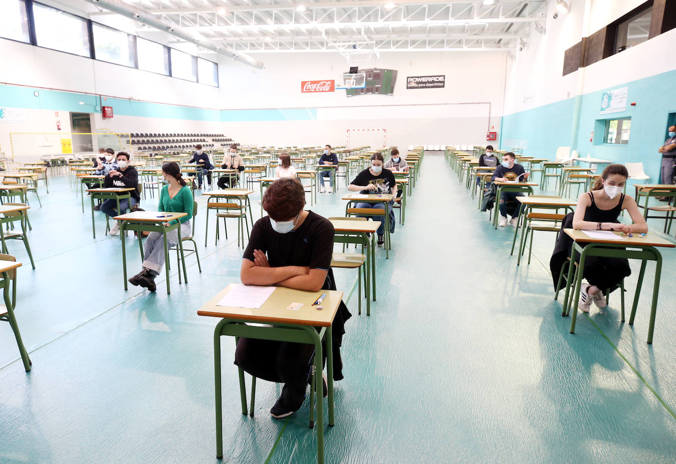 Cerca de 400 estudiantes estaban convocados en la Escuela Politécnica de Mieres, la Facultad de Química y la Escuela de Ingeniería Informática