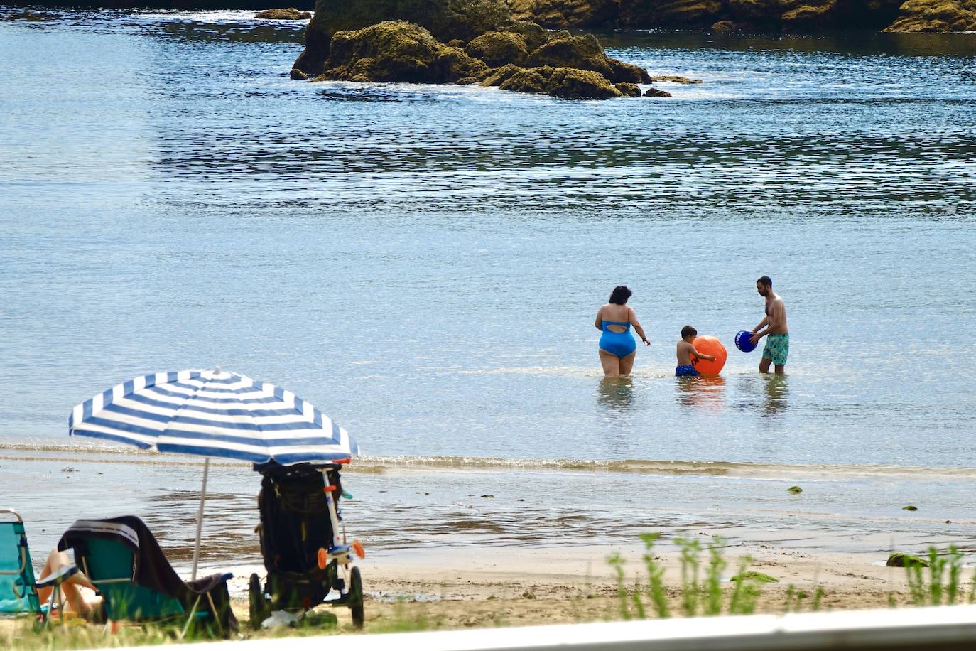 Así es la nueva normalidad en las playas asturianas. 