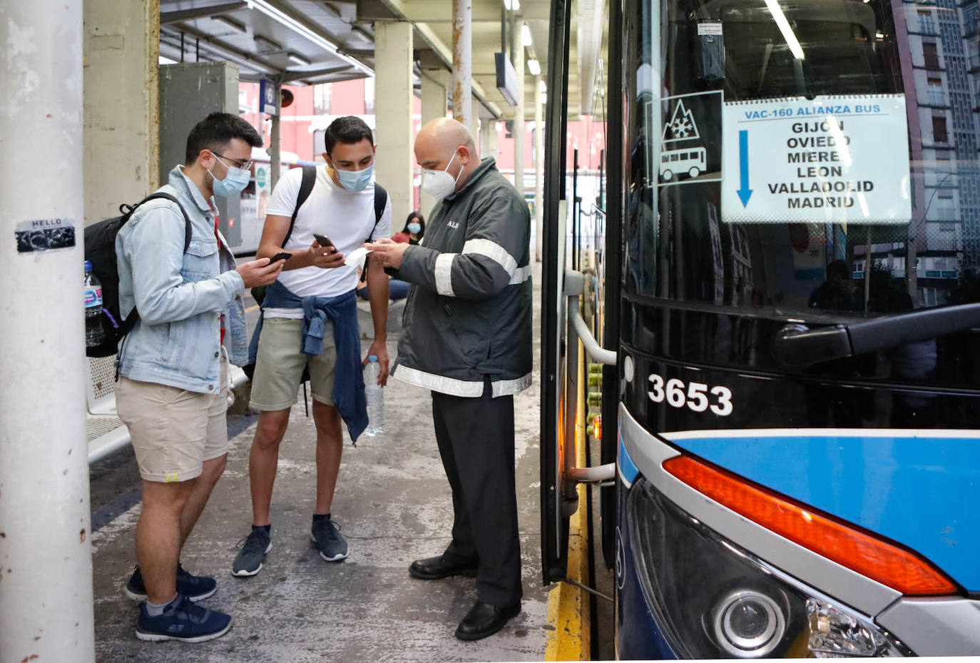 El primer Alsa con destino a Madrid salió hoy a las 7 de la mañana