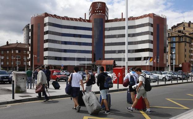 El tren playero entre León y Gijón comenzará a funcionar el 1 de julio