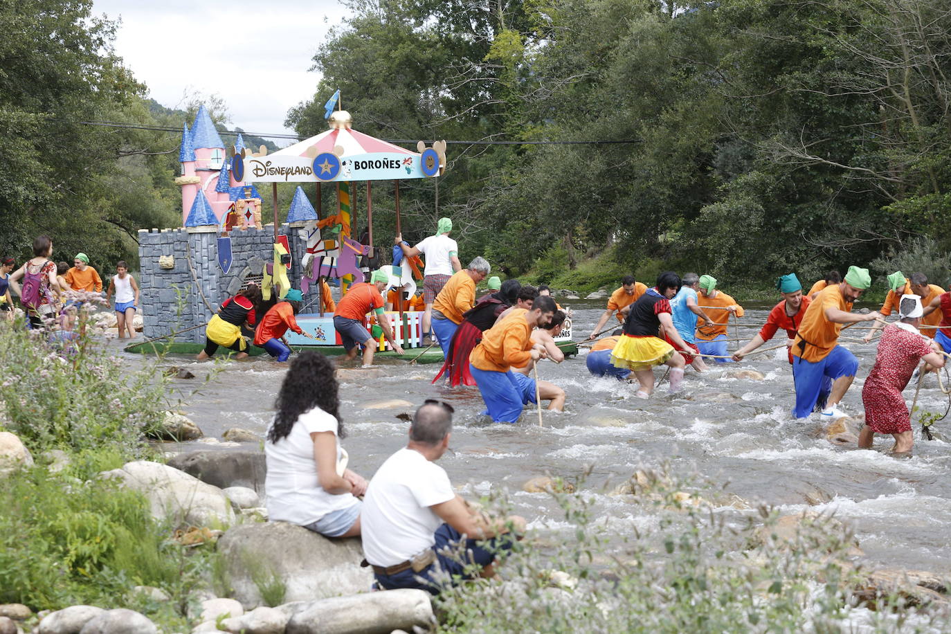 El Descenso Folklórico del Nalón, que este año cancelará todos sus actos, recibe el título de Fiesta de Interés Turístico Nacional. La organización, agradecida por la distinción, ya piensa en 2021. Este es un homenaje histórico a una de las fiestas más populares de Asturias.