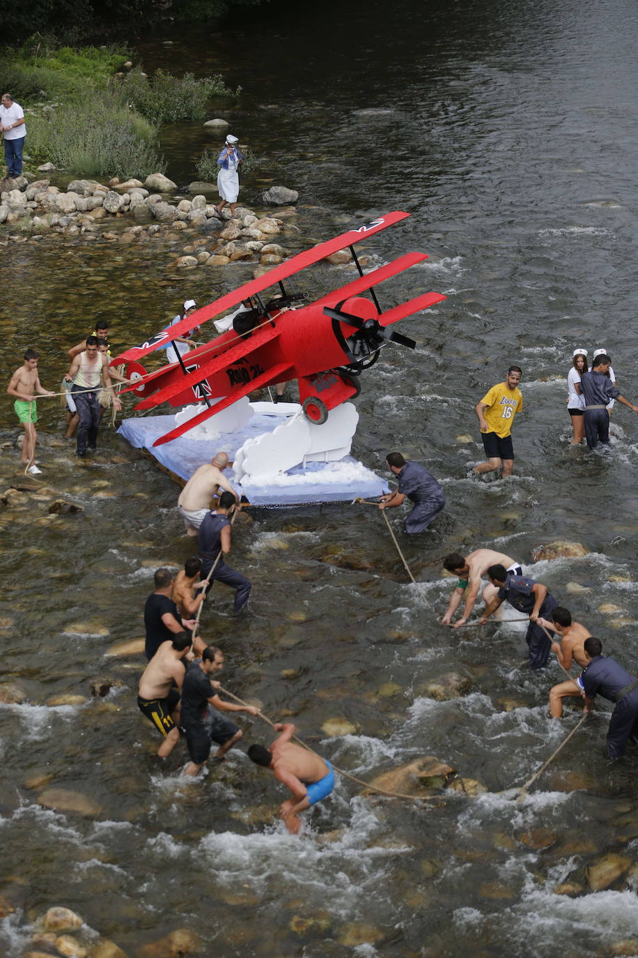 El Descenso Folklórico del Nalón, que este año cancelará todos sus actos, recibe el título de Fiesta de Interés Turístico Nacional. La organización, agradecida por la distinción, ya piensa en 2021. Este es un homenaje histórico a una de las fiestas más populares de Asturias.