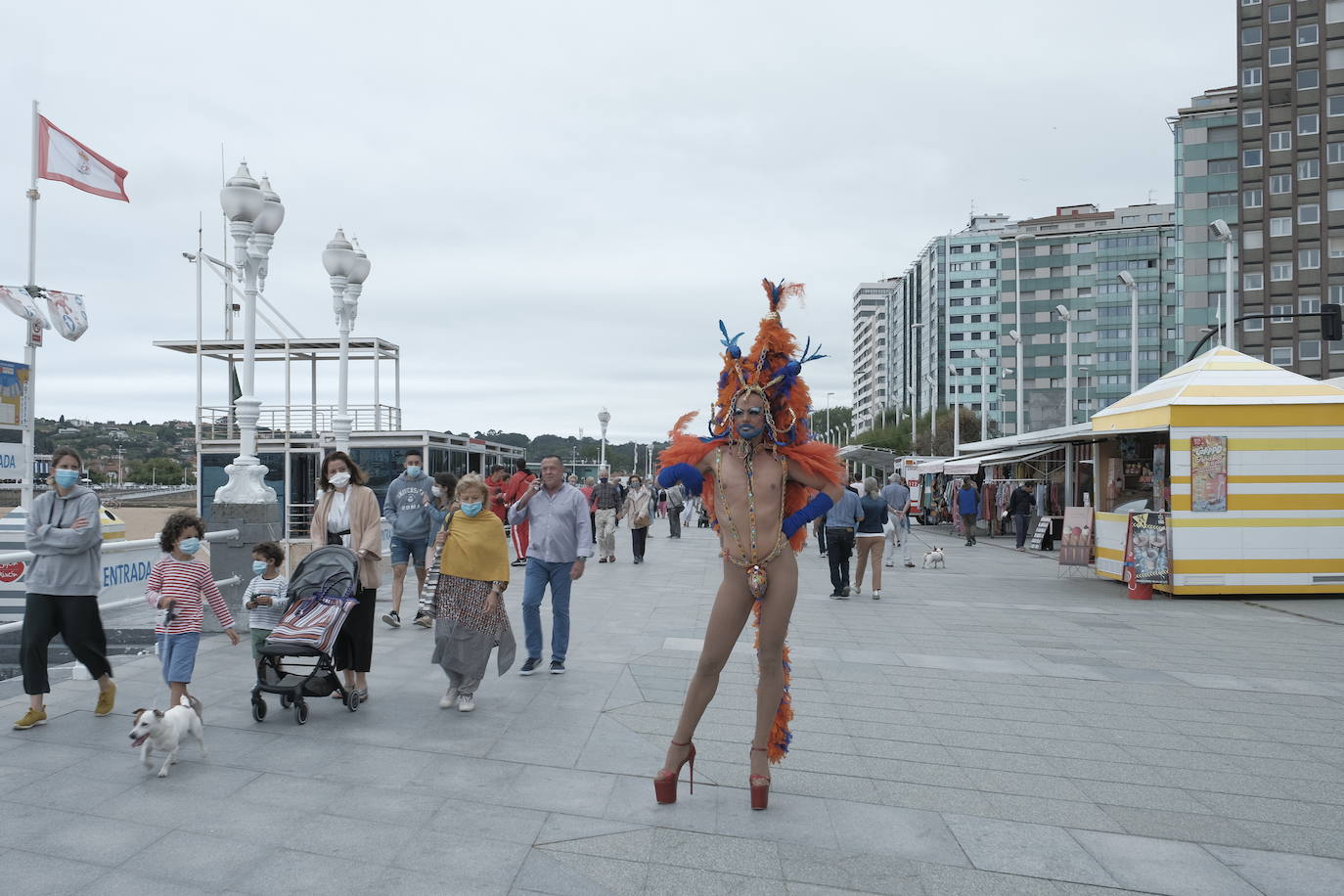 Xega organizó este sábado una movilización en bicicleta para celebrar el 'Día del orgullo 2020'. Además, tuvo lugar el recorrido urbano de la 'drag queen' Londra Show.