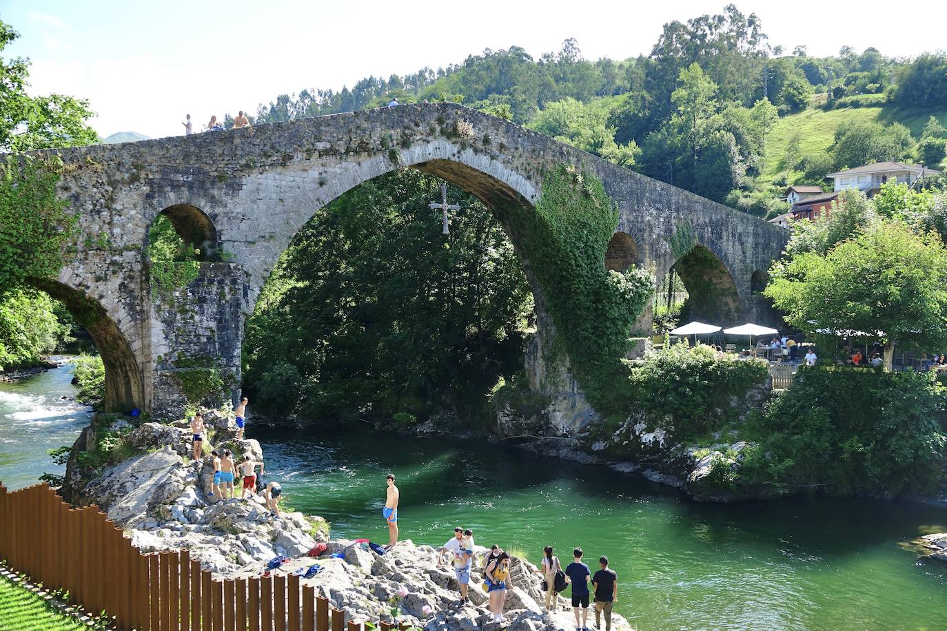 El Principado ya recibe a sus primeros turistas en el primer fin de semana de la nueva normalidad