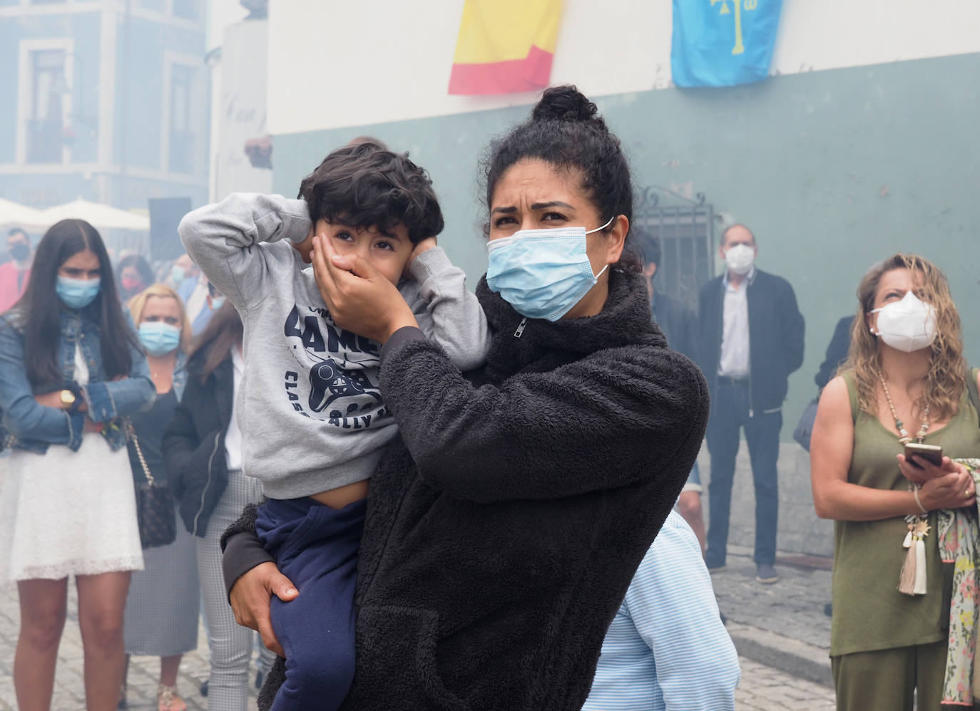 Las mascarillas marcaron la tradicional jornada que se, pese al coronavirus, se celebró en Cudillero con ciertas modificaciones sobre el programa habitual. 