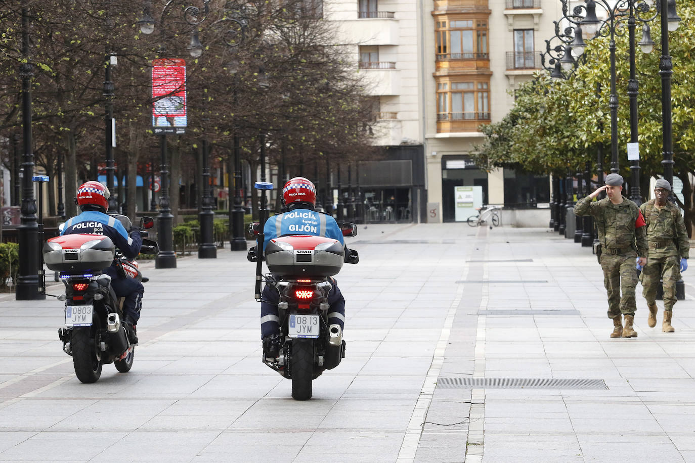 El estado de alarma se prolongó hasta el 21 de junio y durante más de 90 días los asturianos sufrieron restricciones a la movilidad, la educación presencial se paralizó y la actividad en los hospitales era una dura lucha contra la pandemia