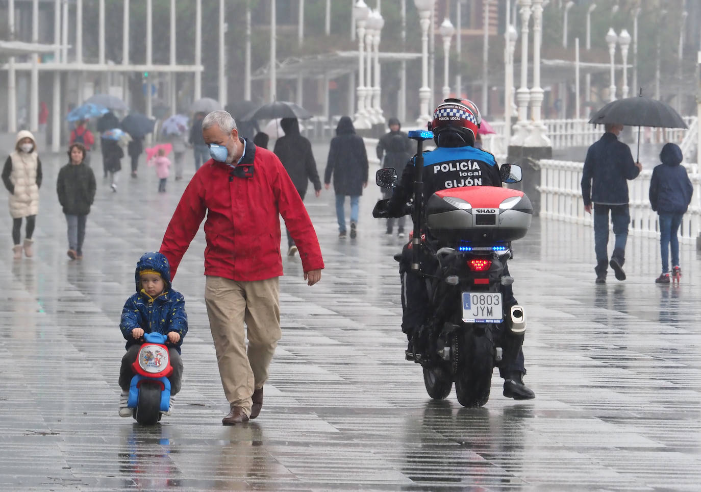 El 21 de junio se terminó el estado de alarma y se entró en una 'nueva normalidad'. Antes, los asturianos vivieron una desescalada por fases en las que la libertad de movimientos iba poco a poco adaptándose a la evolución de la pandemia