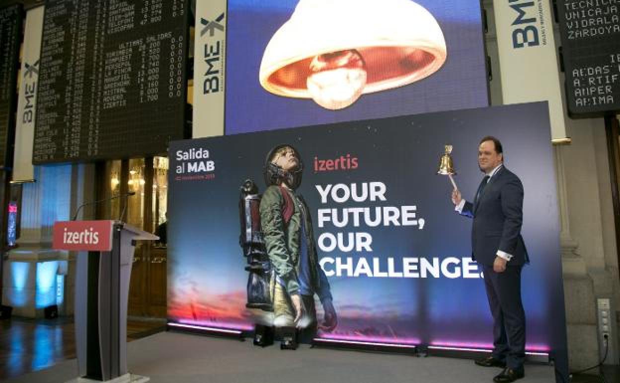 Pablo Martín, en la salida al parqué de Izertis.