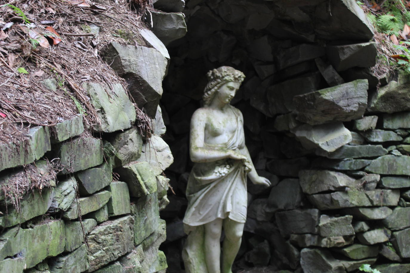 Los jardines de la Fonte Baixa (o de Panrico), el mayor botánico privado de Europa, abren al gran público. Los visitantes podrán pasear por la mitad de sus casi 20 hectáreas, y contemplar especies de los cinco continentes, miradores, plazas, fuentes y esculturas que hacen de este complejo un lugar único. 