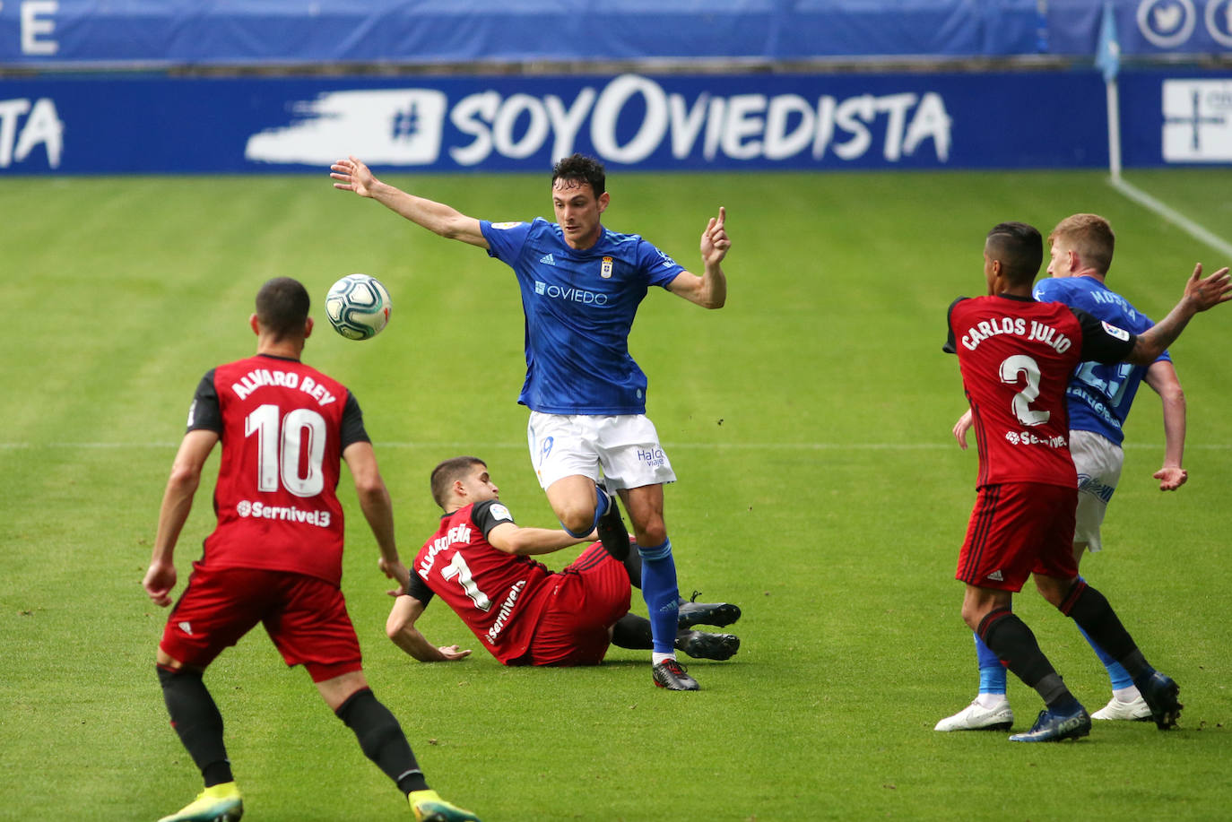 El Real Oviedo y el Mirandés se han disputado los tres puntos en el estadio Carlos Tartiere. 
