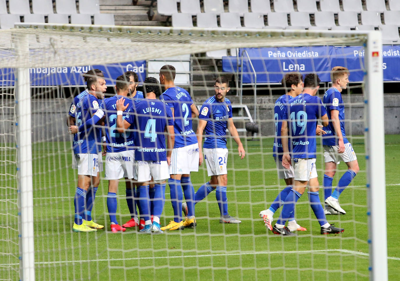 El Real Oviedo y el Mirandés se han disputado los tres puntos en el estadio Carlos Tartiere. 